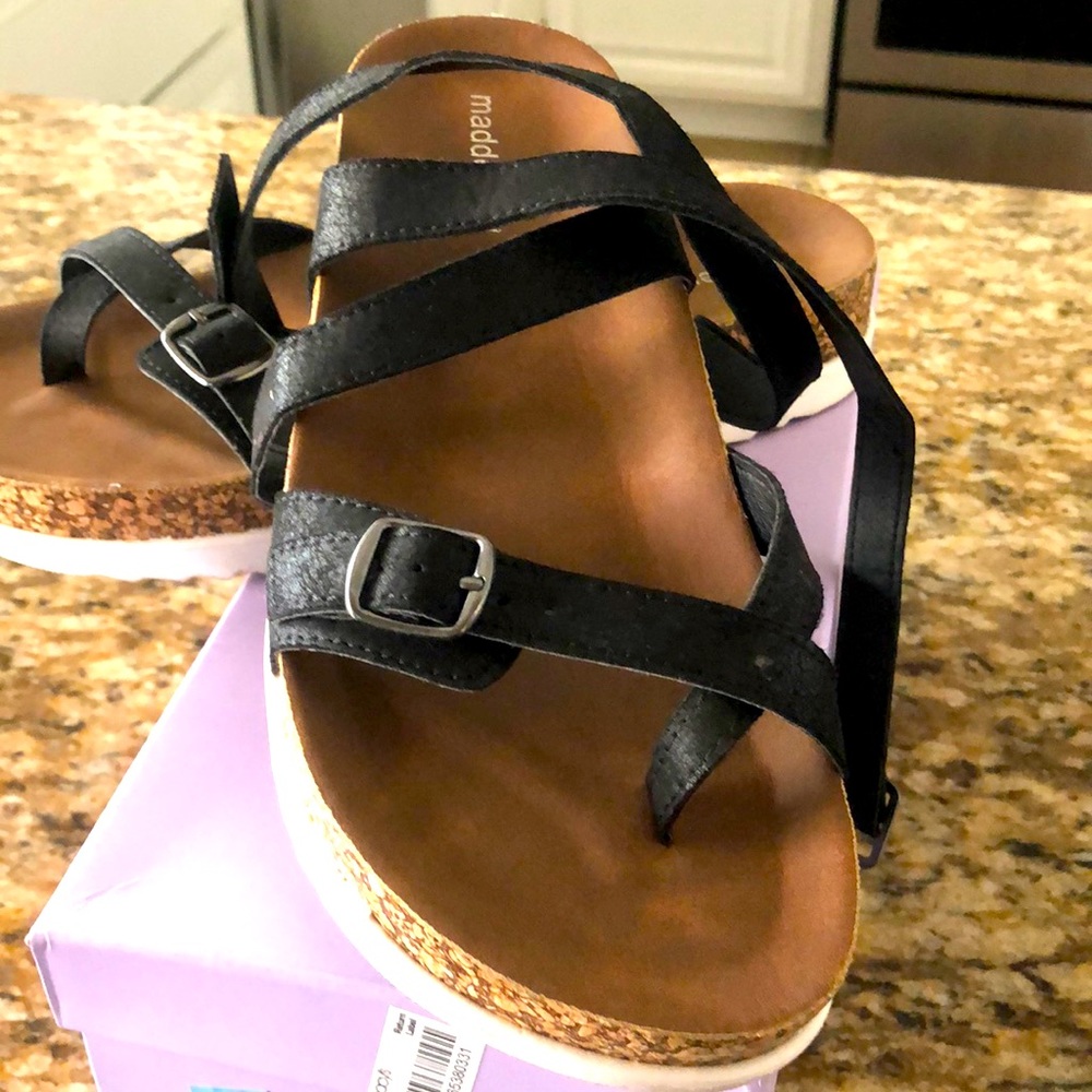 Garnet black madden girl sandals